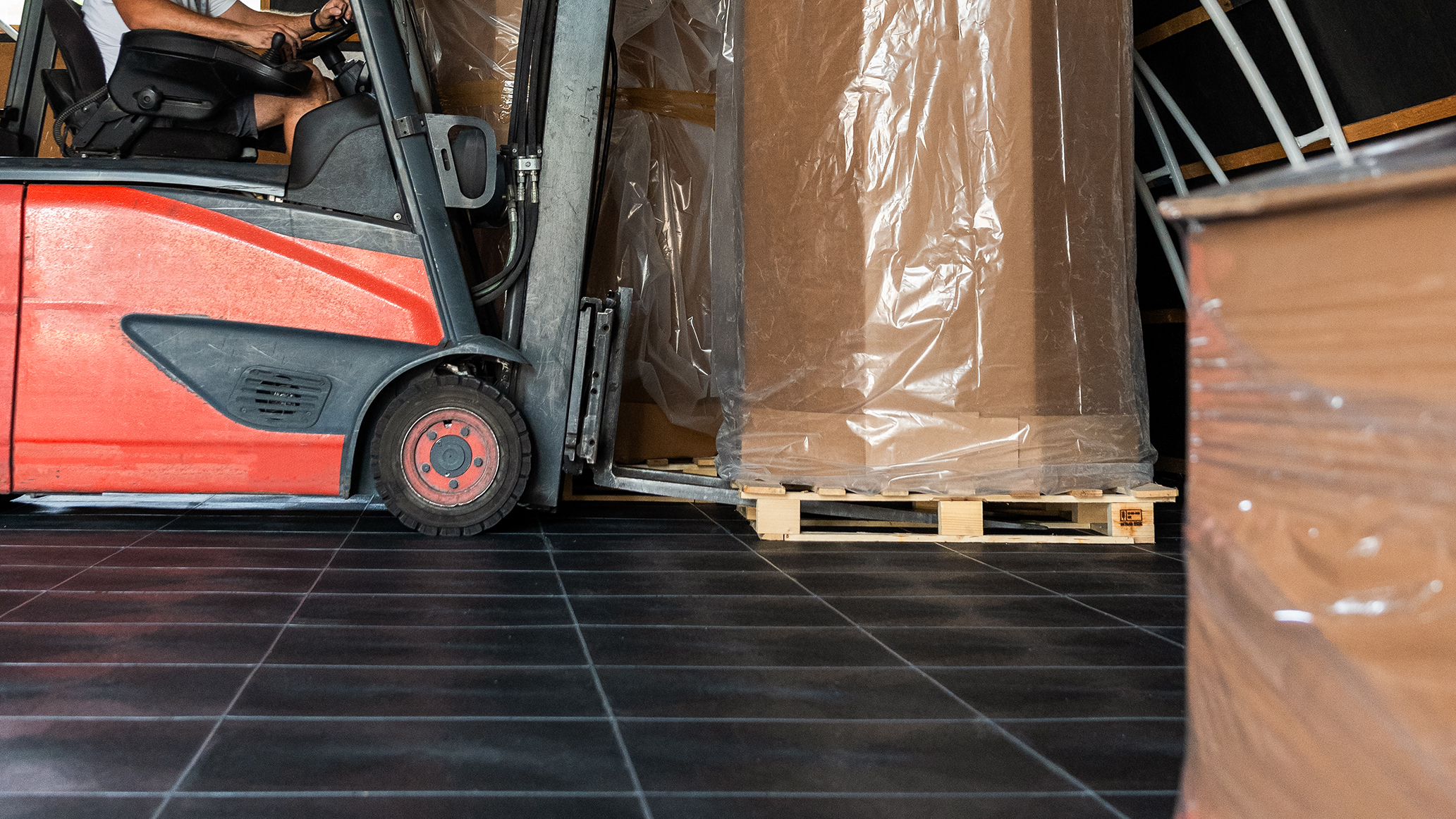 FlooRoll ipari PVC padlólap raktárban